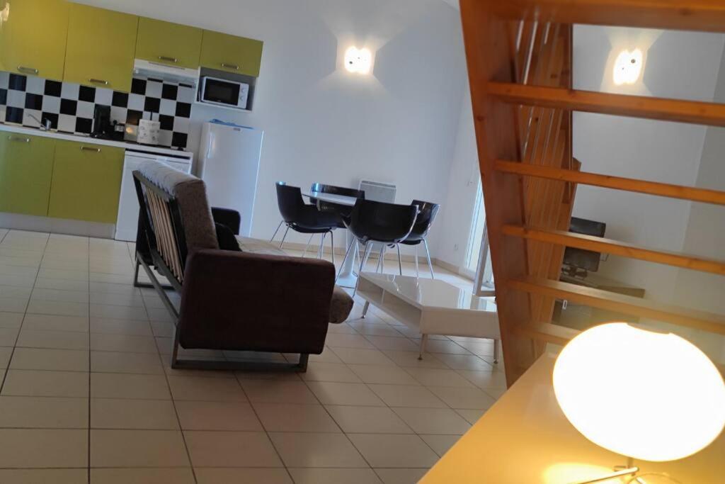 Apartment Duplex 6 Pers Proche Circuit Paul Ricard Le Castellet Avec Piscine *